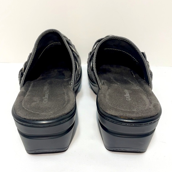 G.H. Bass & Co. Gray Suede Leather Clog Mules in Like New Condition! - Picture 4 of 11